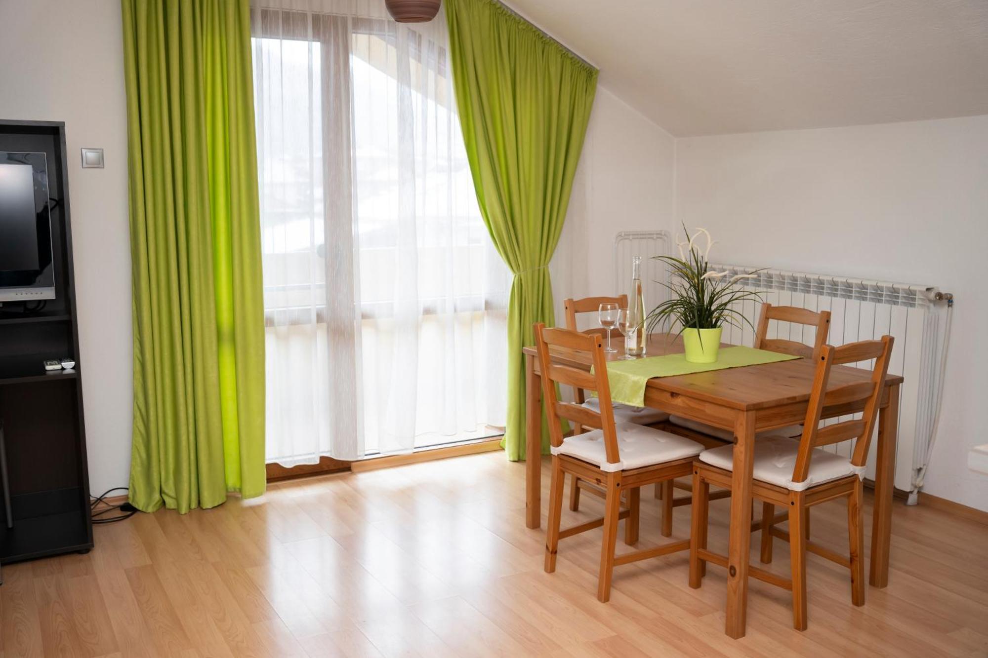 Guest House Traikovi Петріч Екстер'єр фото